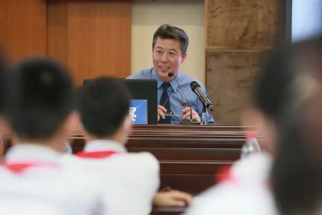 龙头老大在家闲,一马当前牧羊犬指什么生肖全面释义、全面解答解释落实